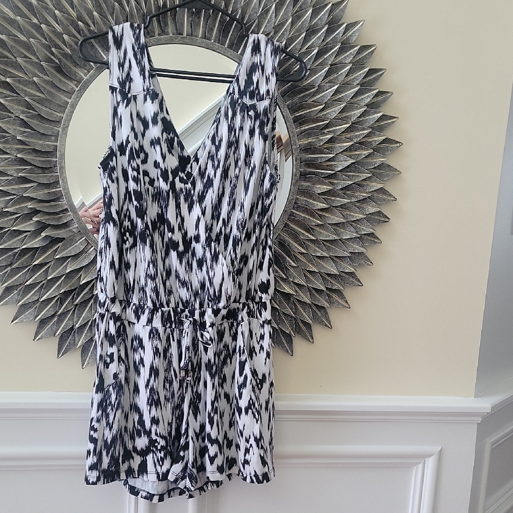 Kardashian Kollection Monochrome Patterned Top